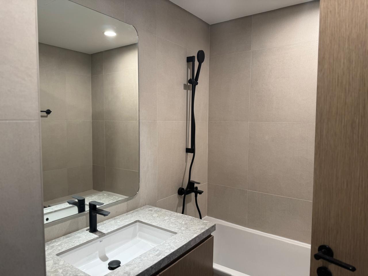 VACANT /BRAND NEW UNIT / 3 BEDROOM VILLA-10