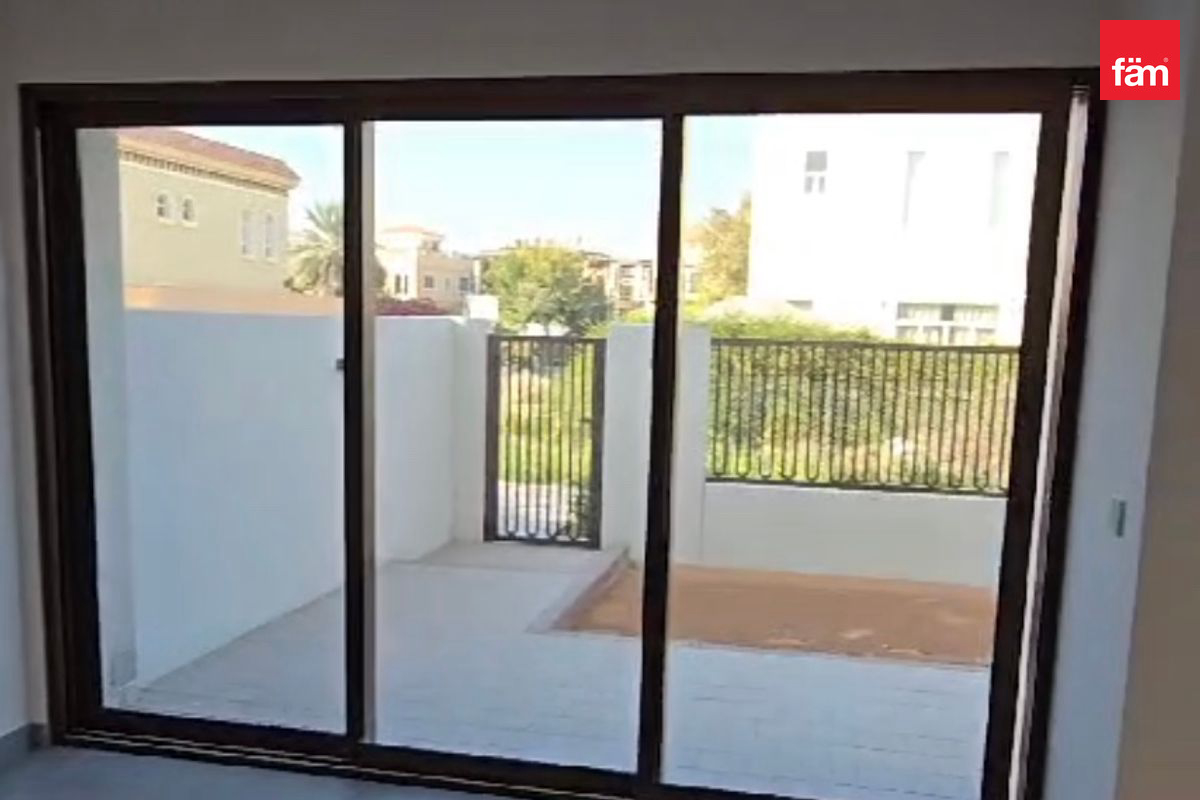 4 Bedroom | Townhouse |  for Rent | Lake view-6