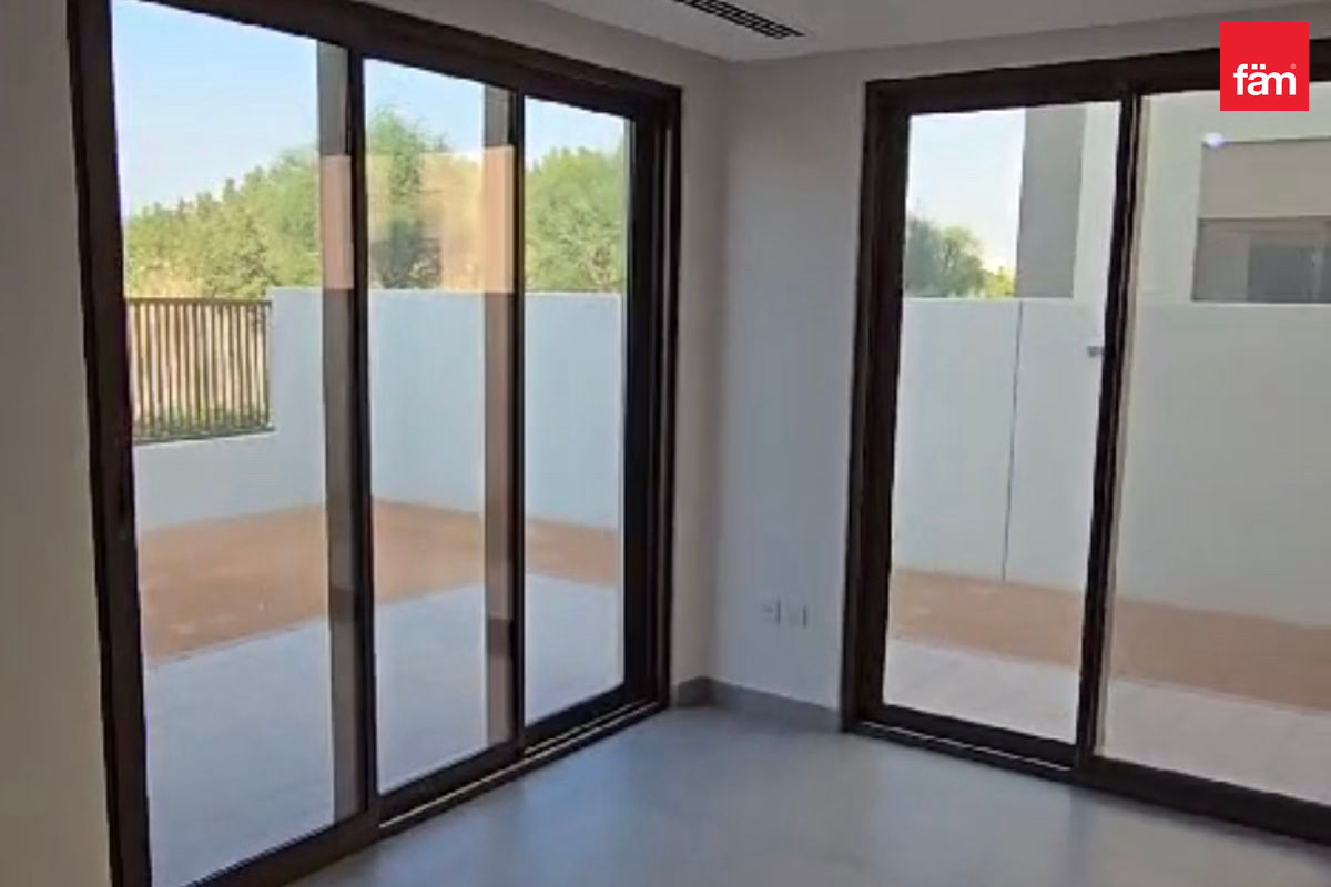 4 Bedroom | Townhouse |  for Rent | Lake view-8