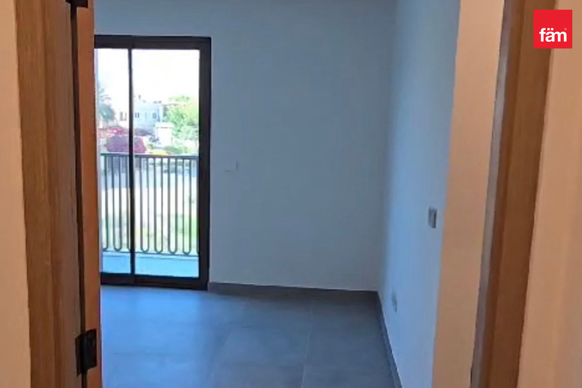 4 Bedroom | Townhouse |  for Rent | Lake view-12