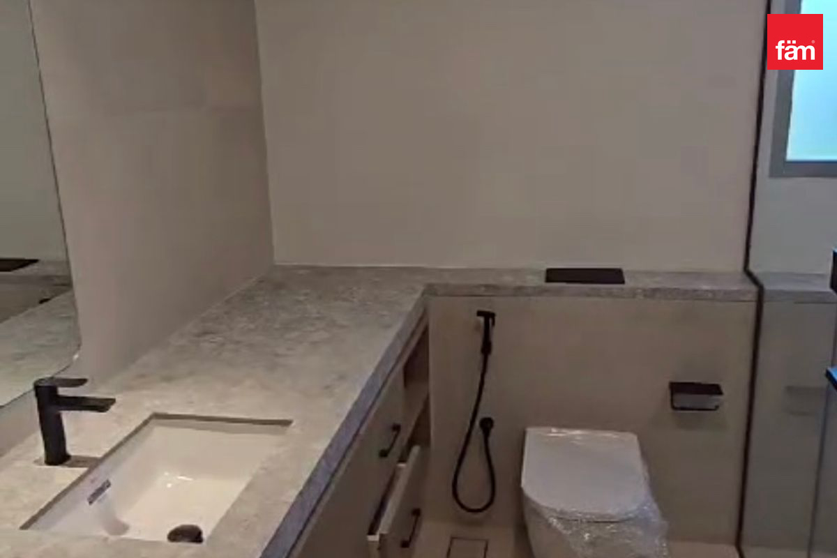 4 Bedroom | Townhouse |  for Rent | Lake view-16