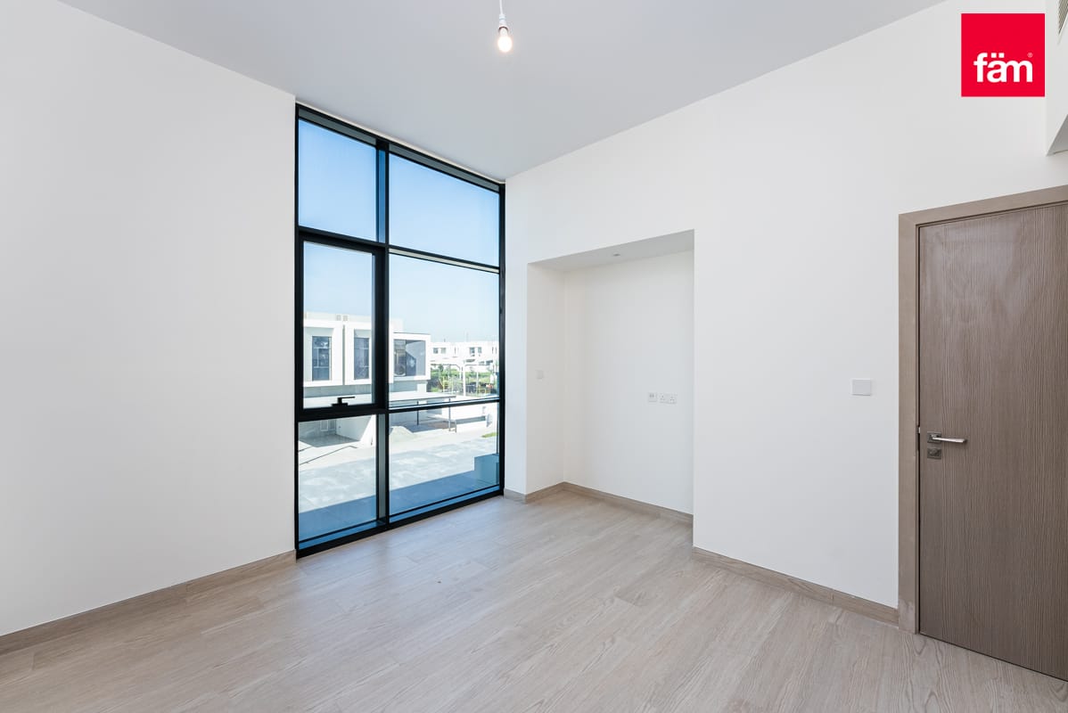 BRAND NEW | READY TO MOVE | URBAN | MODERN-6