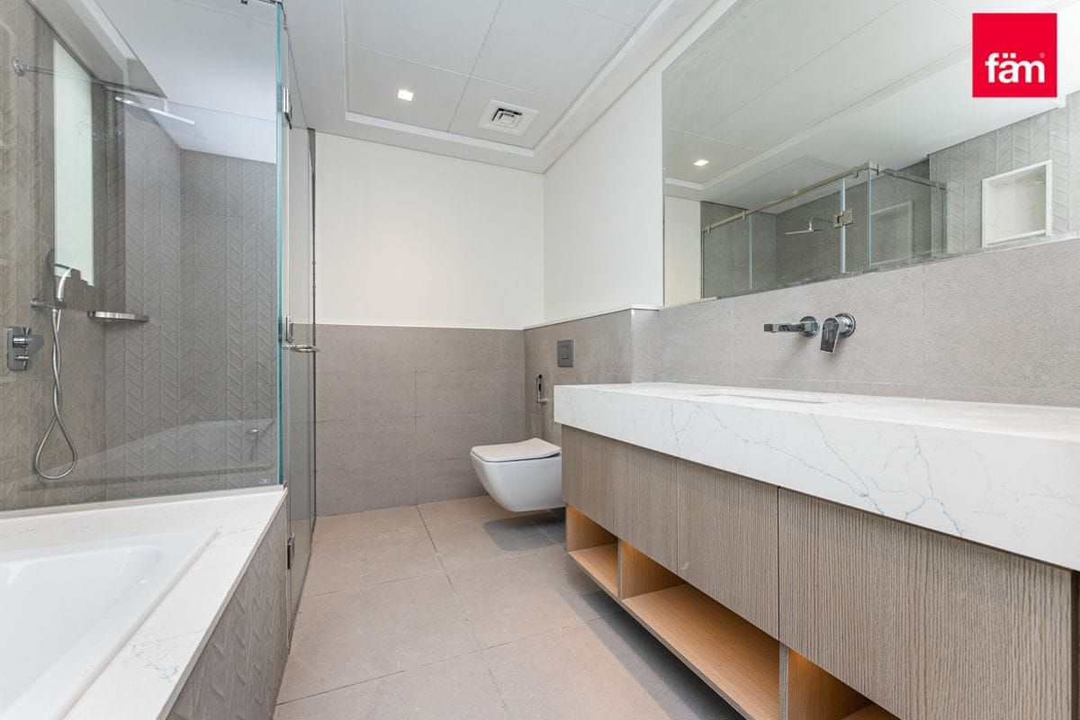 ALL ENSUITE|LARGE LIVING|TYPE A | MINUTE TO POOL-10