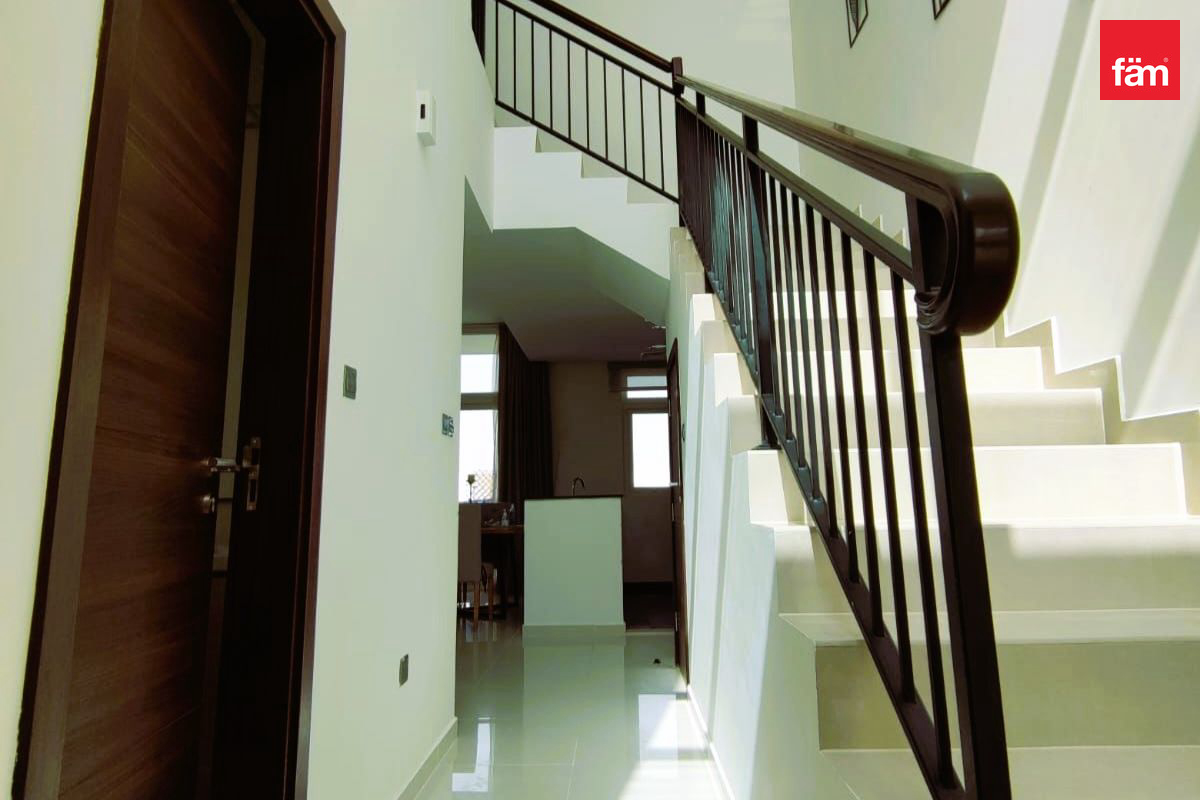 Fully Furnished Townhouse | Single-Row | Vacant-12