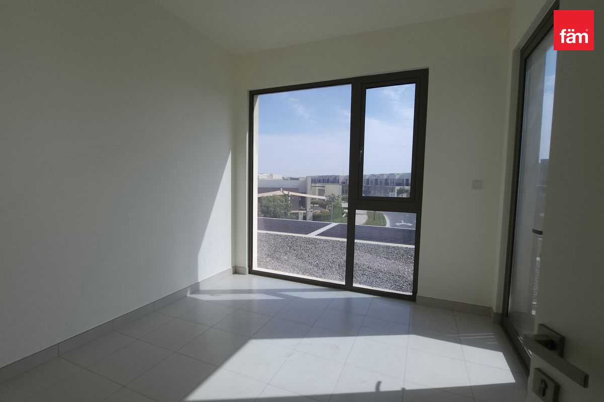 Vacant| Near Club house and Pool| Prime location-6