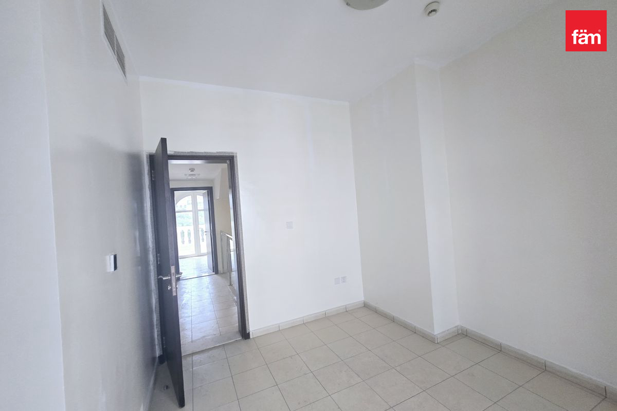 AMAZING VILLA | READY TO MOVE | VACANT-9