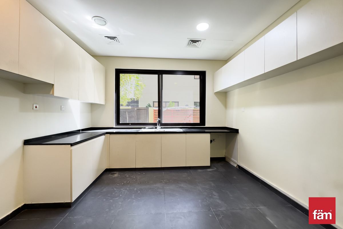 Single Row | Large 4 Bed plus Maid | VoT-13