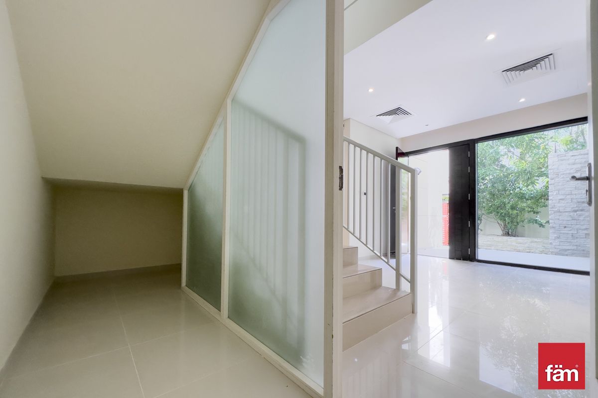 Single Row | Large 4 Bed plus Maid | VoT-14