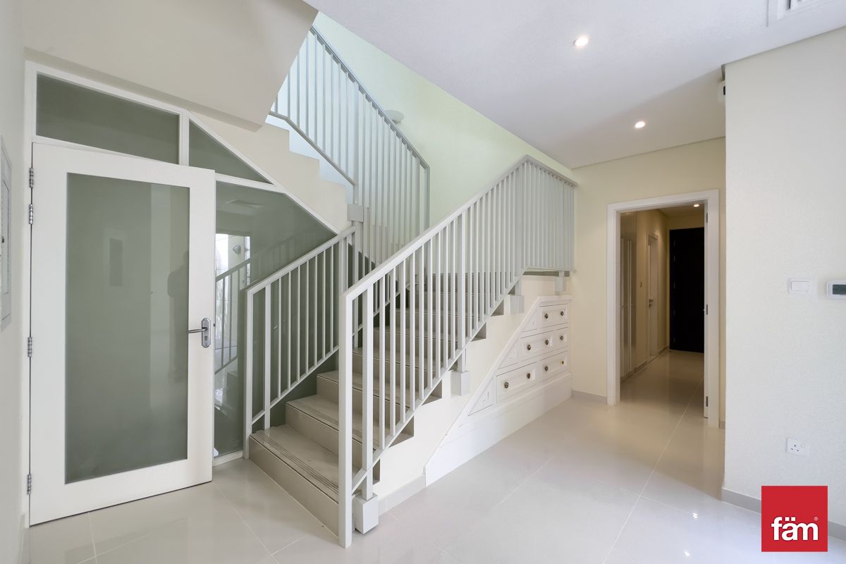 Single Row | Large 4 Bed plus Maid | VoT-8