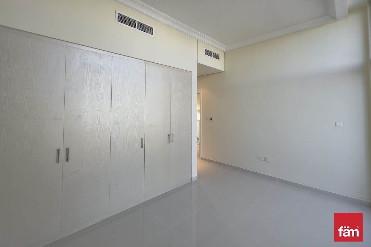 Single Row | Large 4 Bed plus Maid | VoT-7