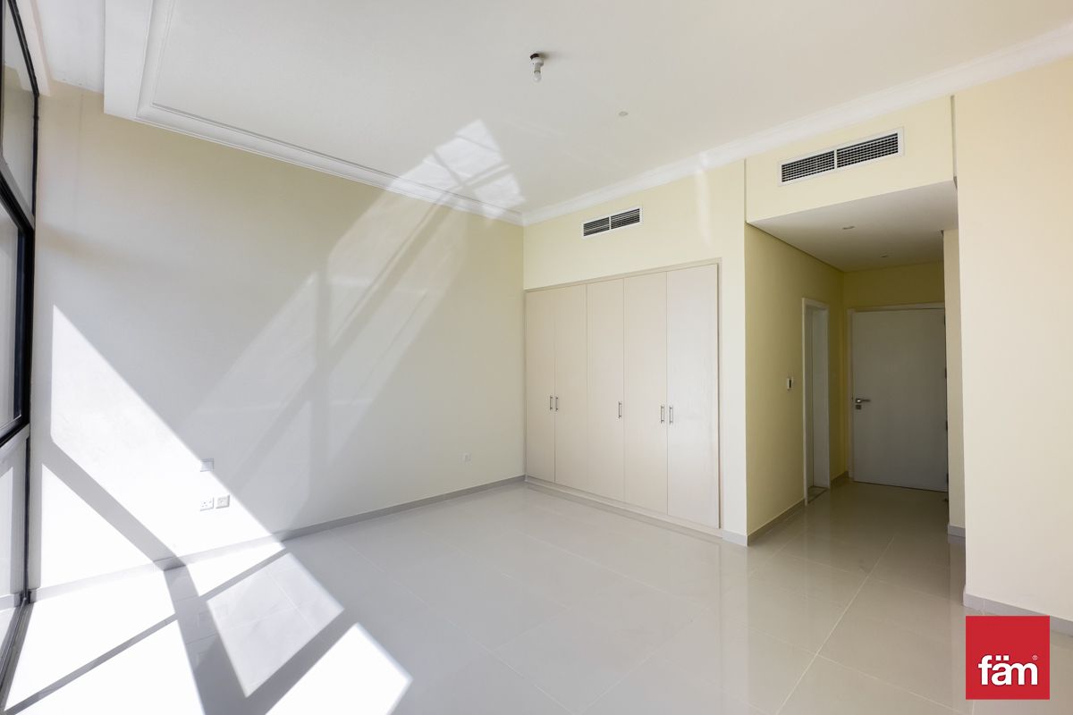 Single Row | Large 4 Bed plus Maid | VoT-16