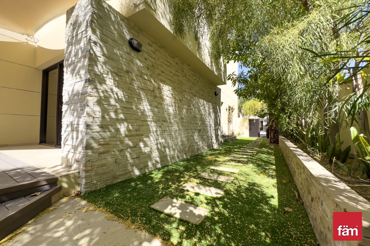 Single Row | Large 4 Bed plus Maid | VoT-20