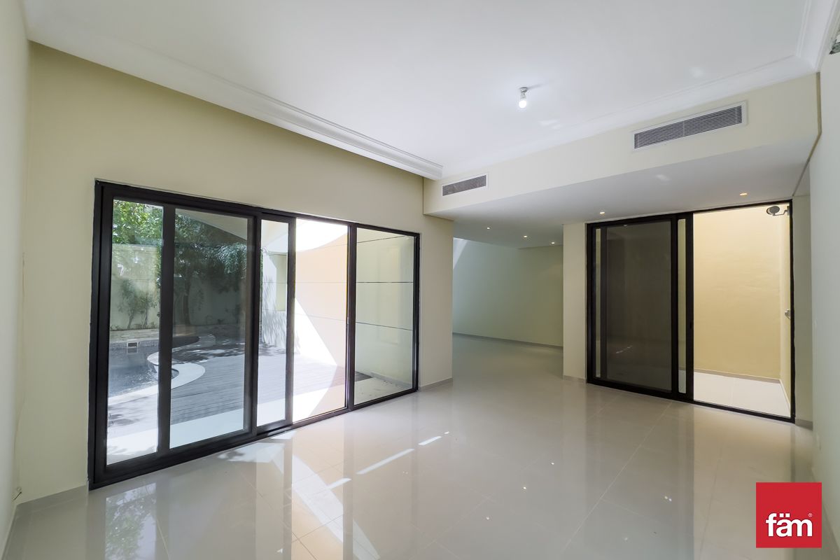 Single Row | Large 4 Bed plus Maid | VoT-5