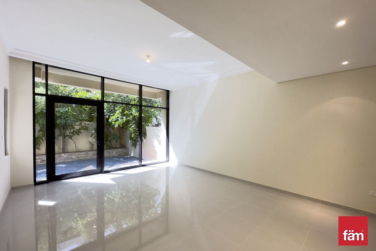 Single Row | Large 4 Bed plus Maid | VoT-10