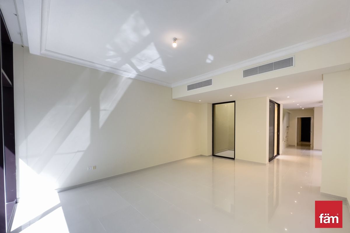 Single Row | Large 4 Bed plus Maid | VoT-15