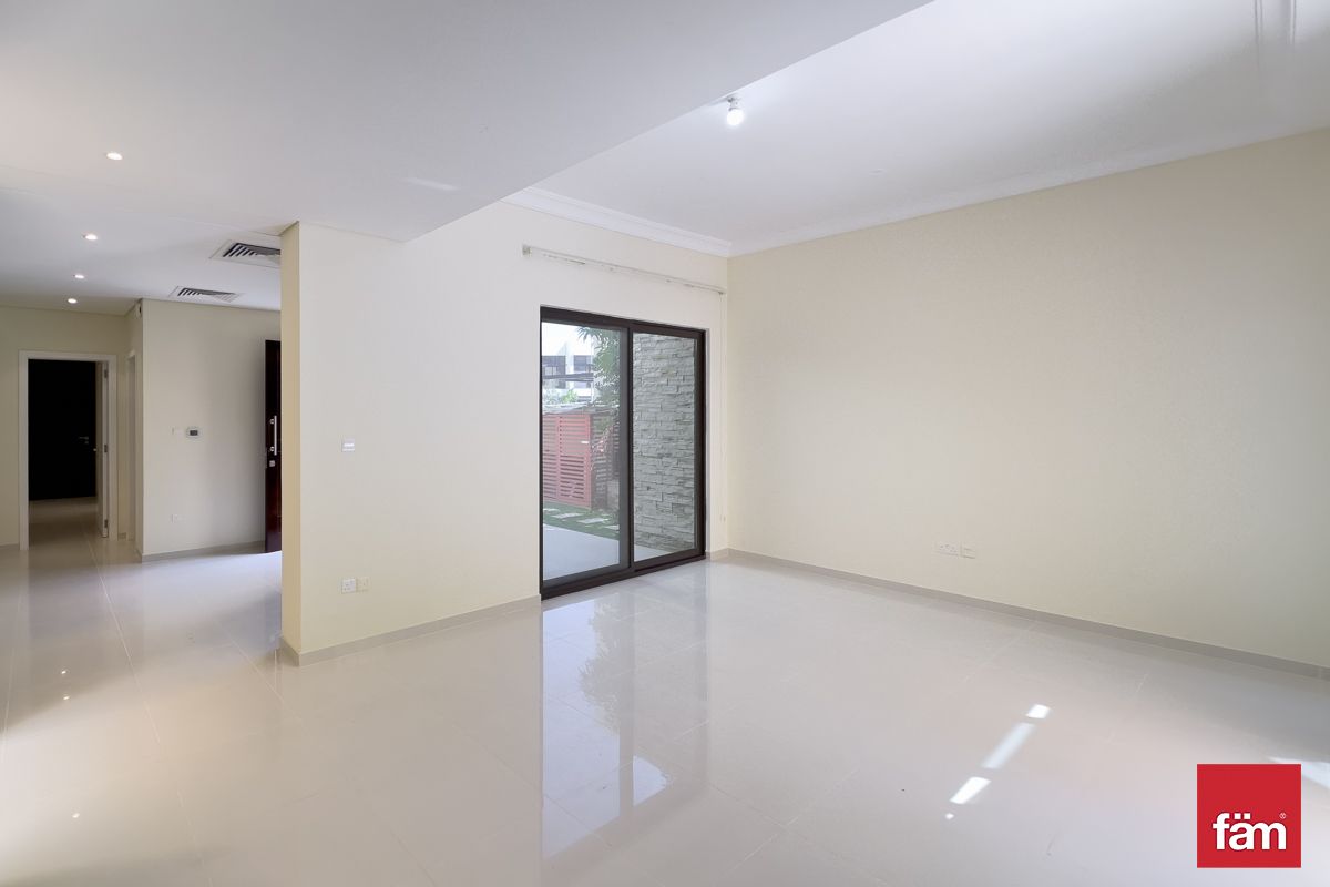 Single Row | Large 4 Bed plus Maid | VoT-4