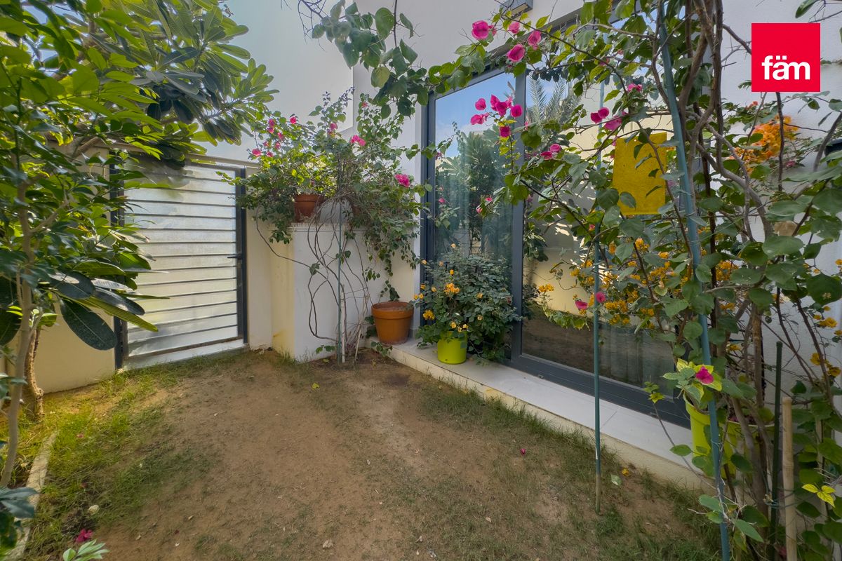 Stunning Villa | Corner | 4 Bedrooms-16