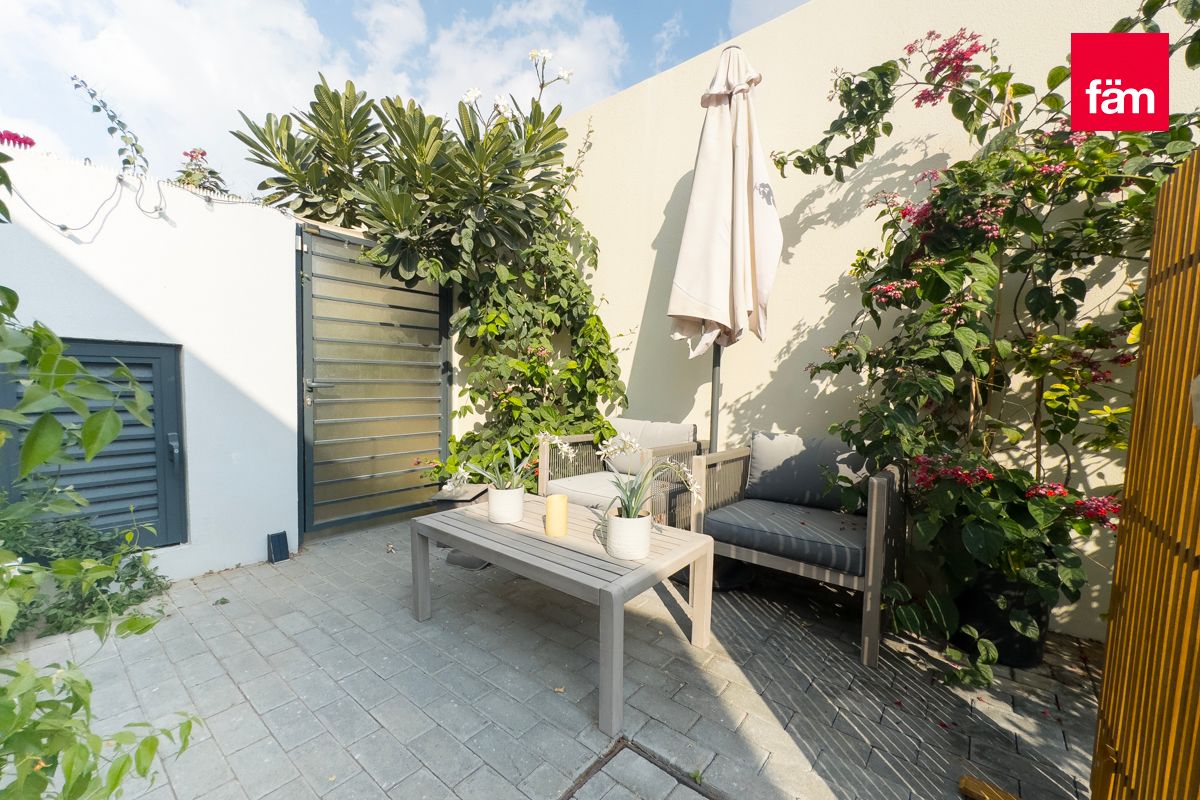 Stunning Villa | Corner | 4 Bedrooms-13
