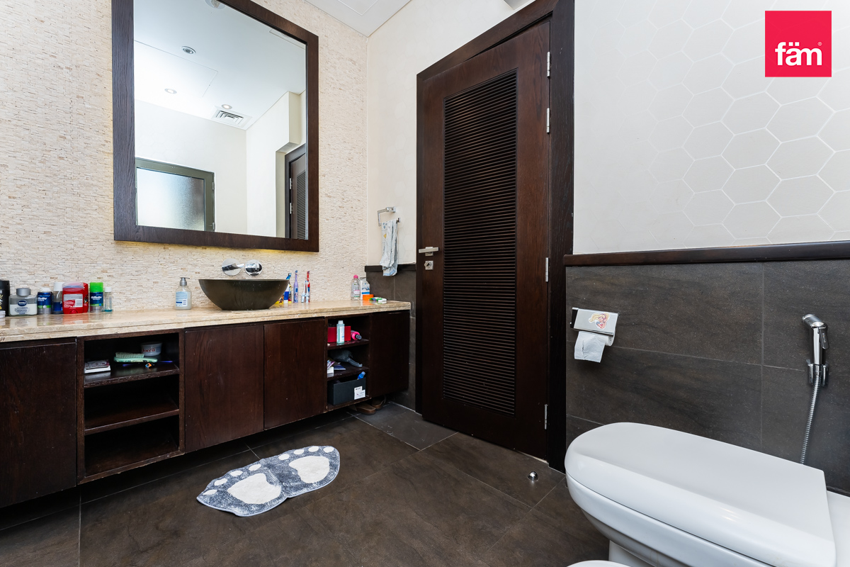 4BR I All Ensuite I Pool & Beach Access I Sea View-9