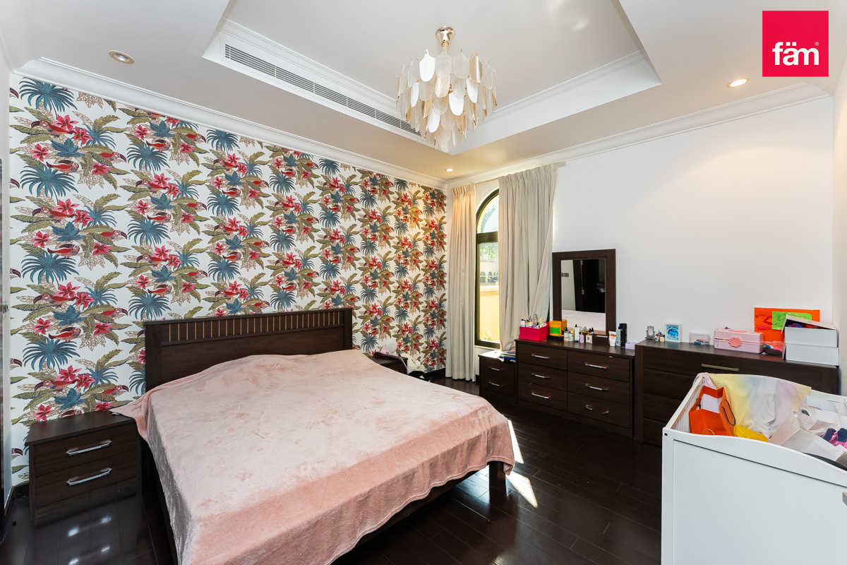 4BR I All Ensuite I Pool & Beach Access I Sea View-8