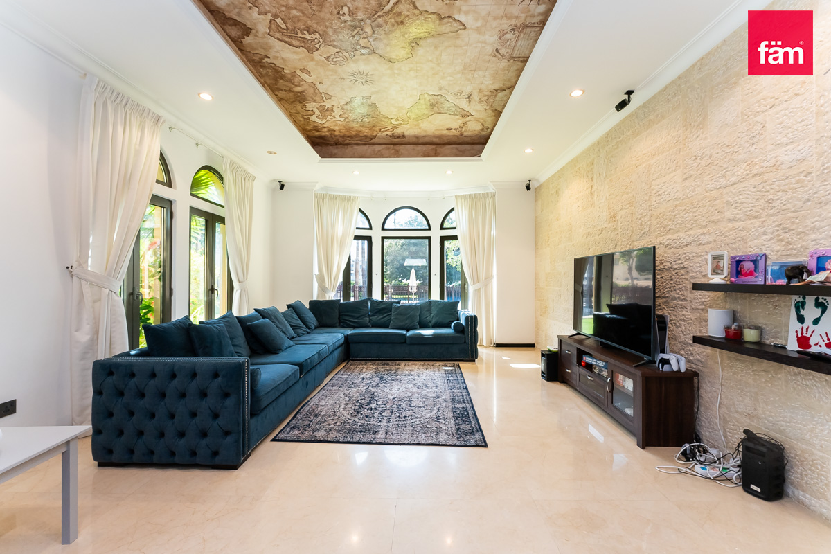 4BR I All Ensuite I Pool & Beach Access I Sea View-10
