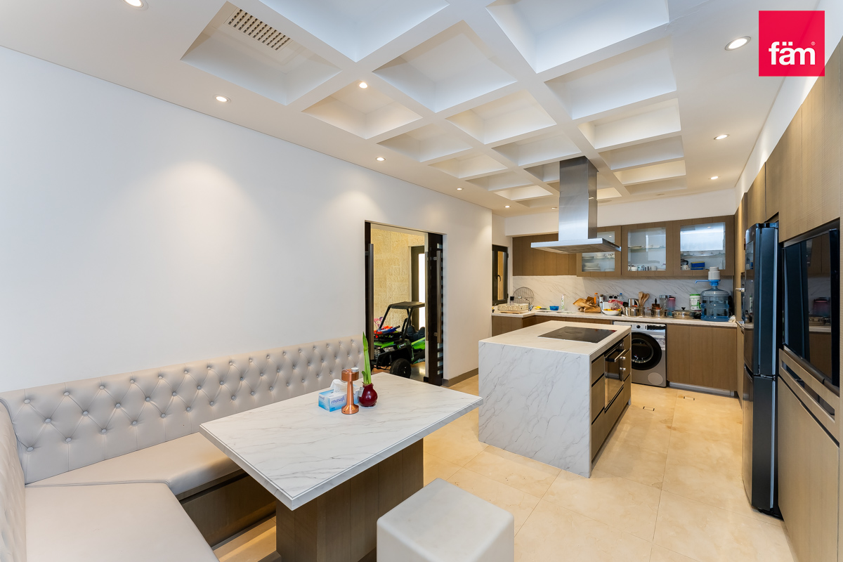 4BR I All Ensuite I Pool & Beach Access I Sea View-16