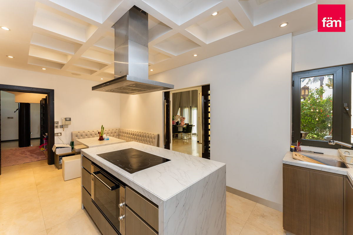 4BR I All Ensuite I Pool & Beach Access I Sea View-20