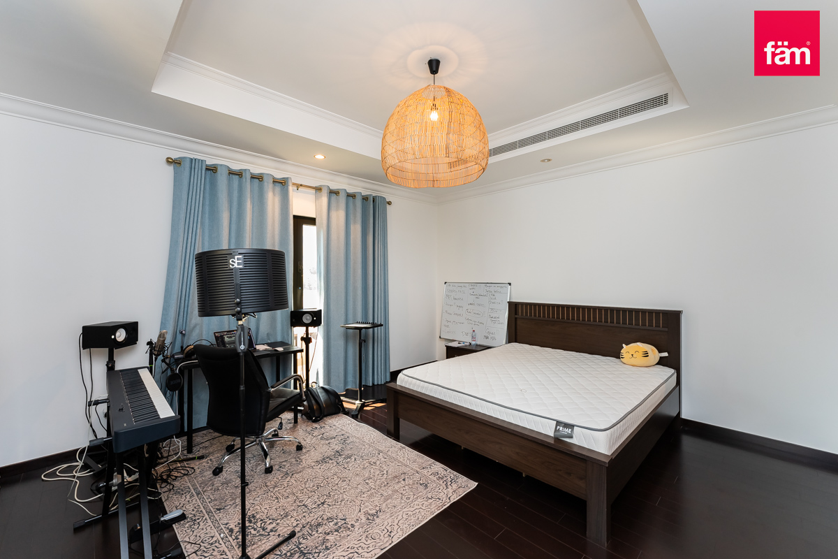 4BR I All Ensuite I Pool & Beach Access I Sea View-26