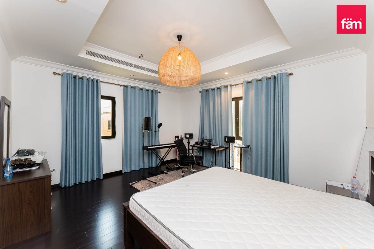 4BR I All Ensuite I Pool & Beach Access I Sea View-28