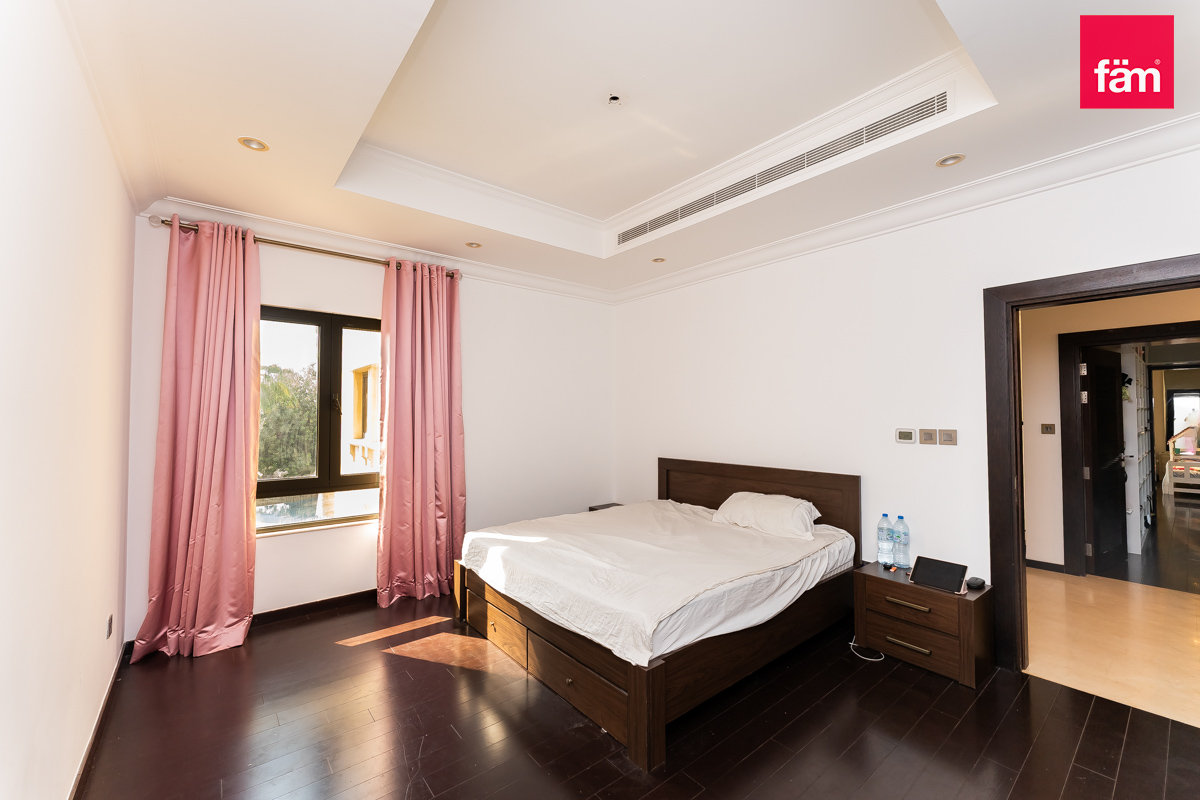4BR I All Ensuite I Pool & Beach Access I Sea View-17