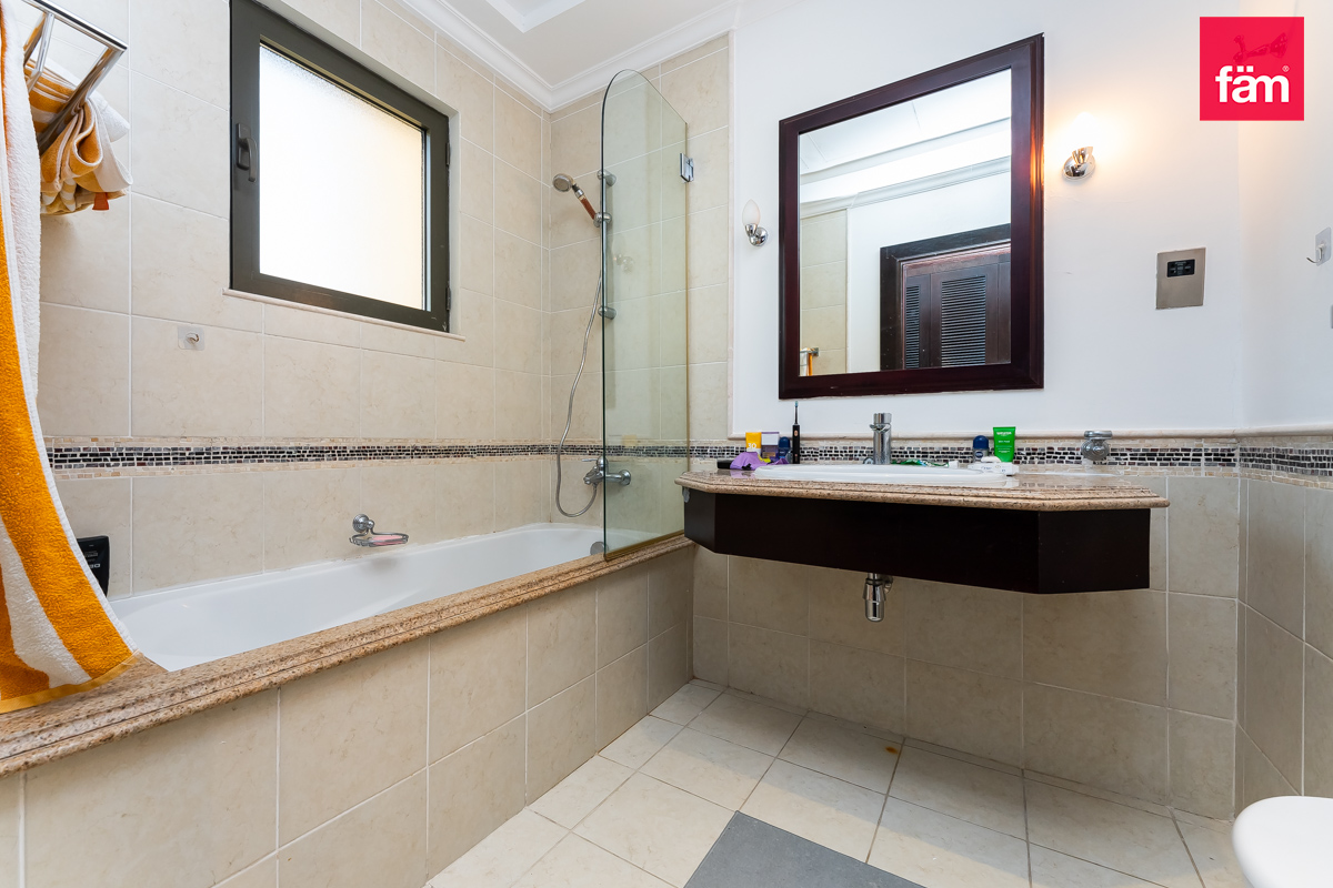 4BR I All Ensuite I Pool & Beach Access I Sea View-24