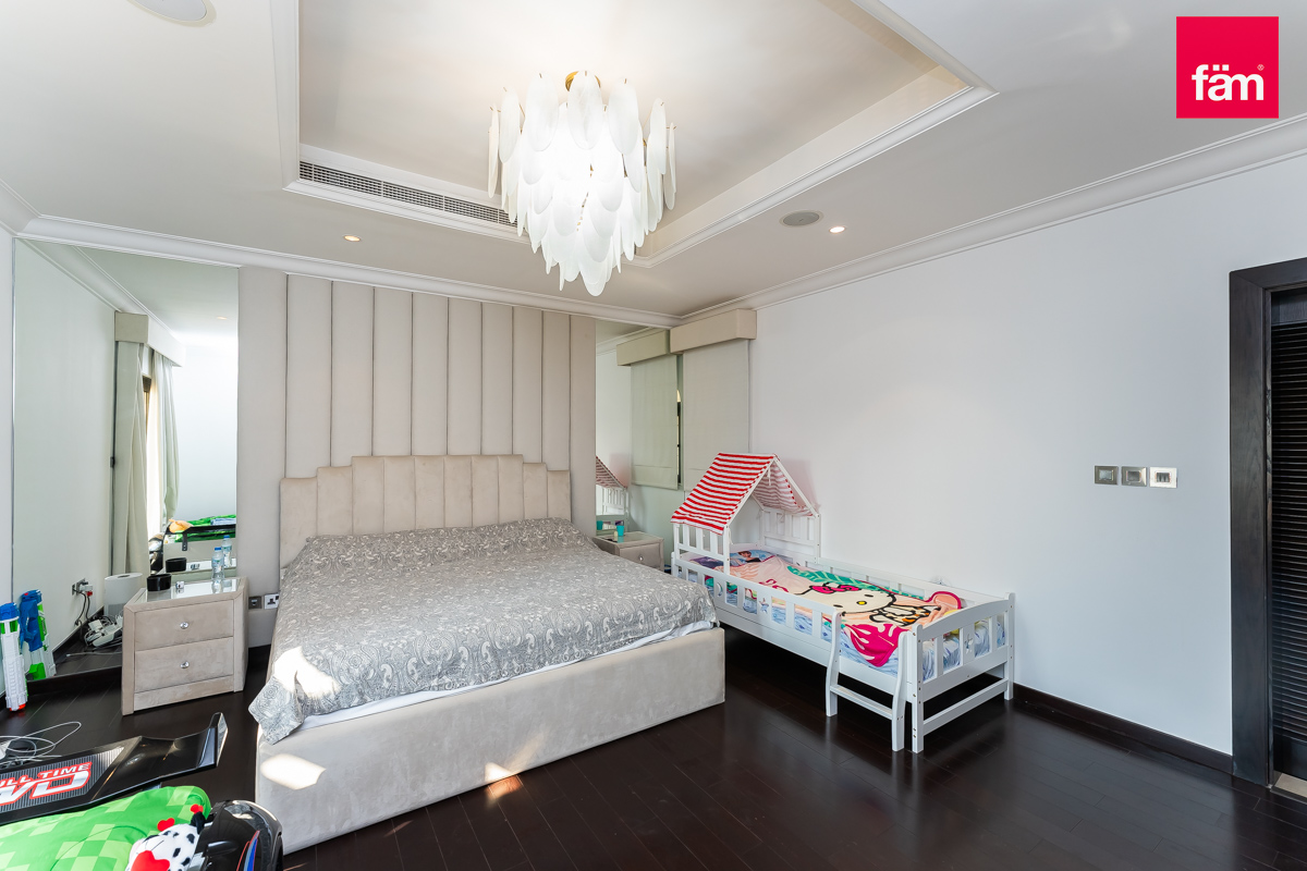 4BR I All Ensuite I Pool & Beach Access I Sea View-21