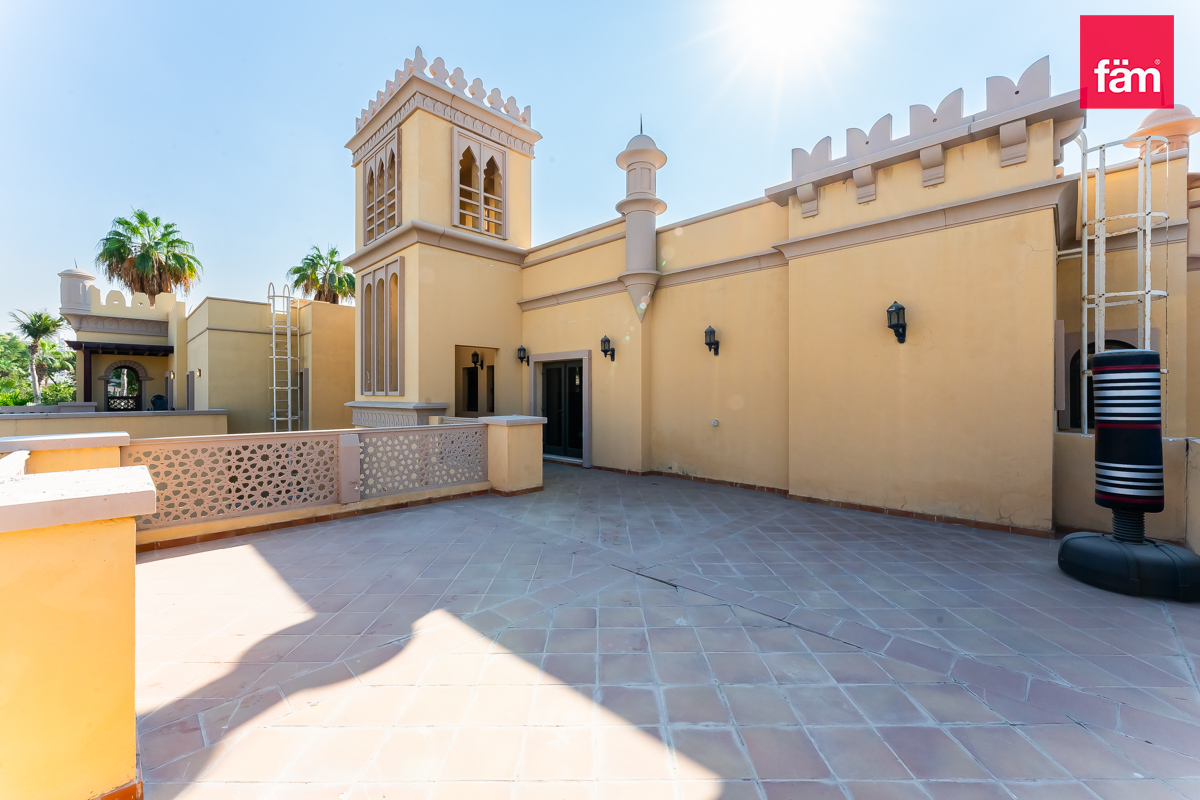 4BR I All Ensuite I Pool & Beach Access I Sea View-27