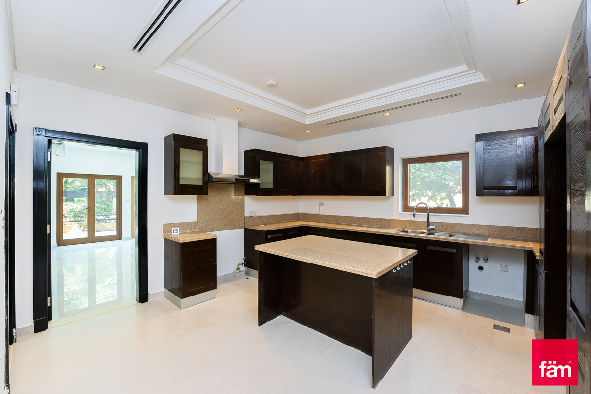 Available soon I Corner villa I Upgraded-16