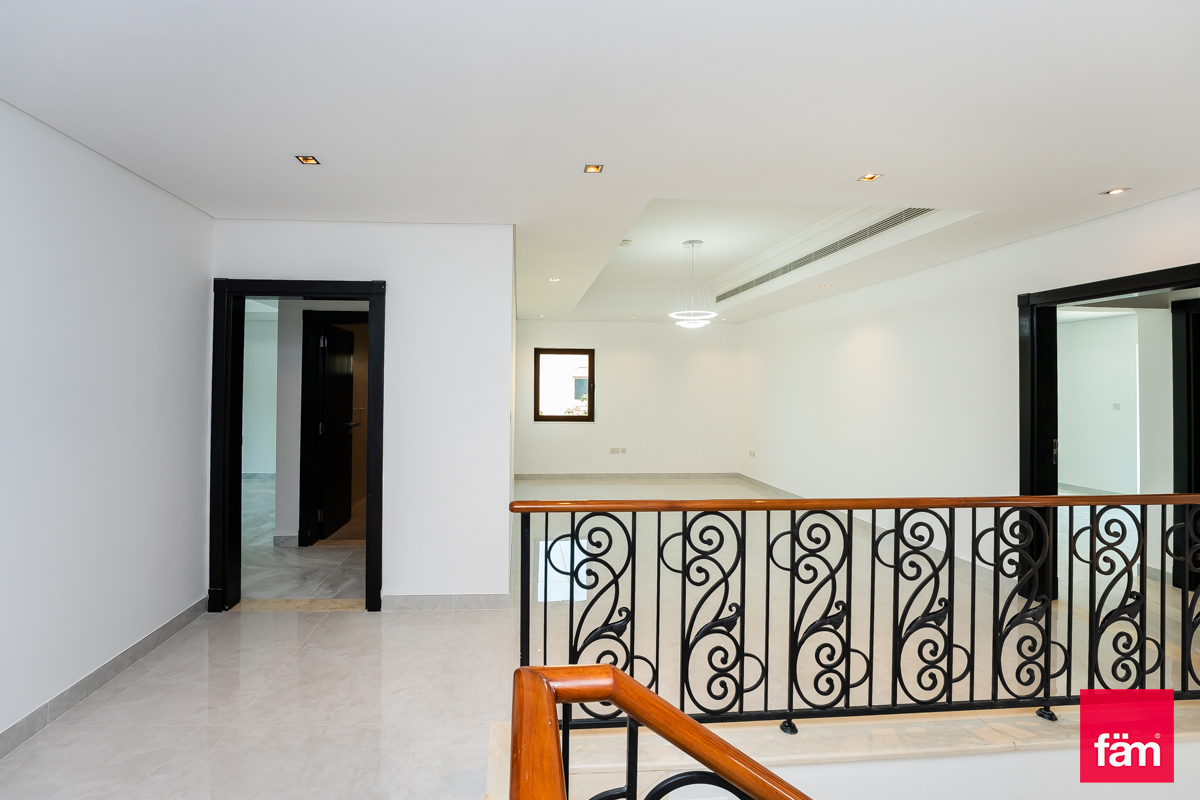 Available soon I Corner villa I Upgraded-12