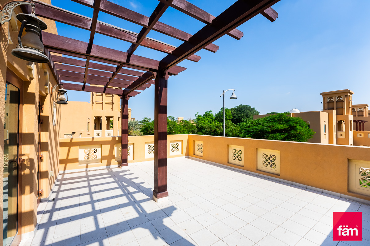 Available soon I Corner villa I Upgraded-25