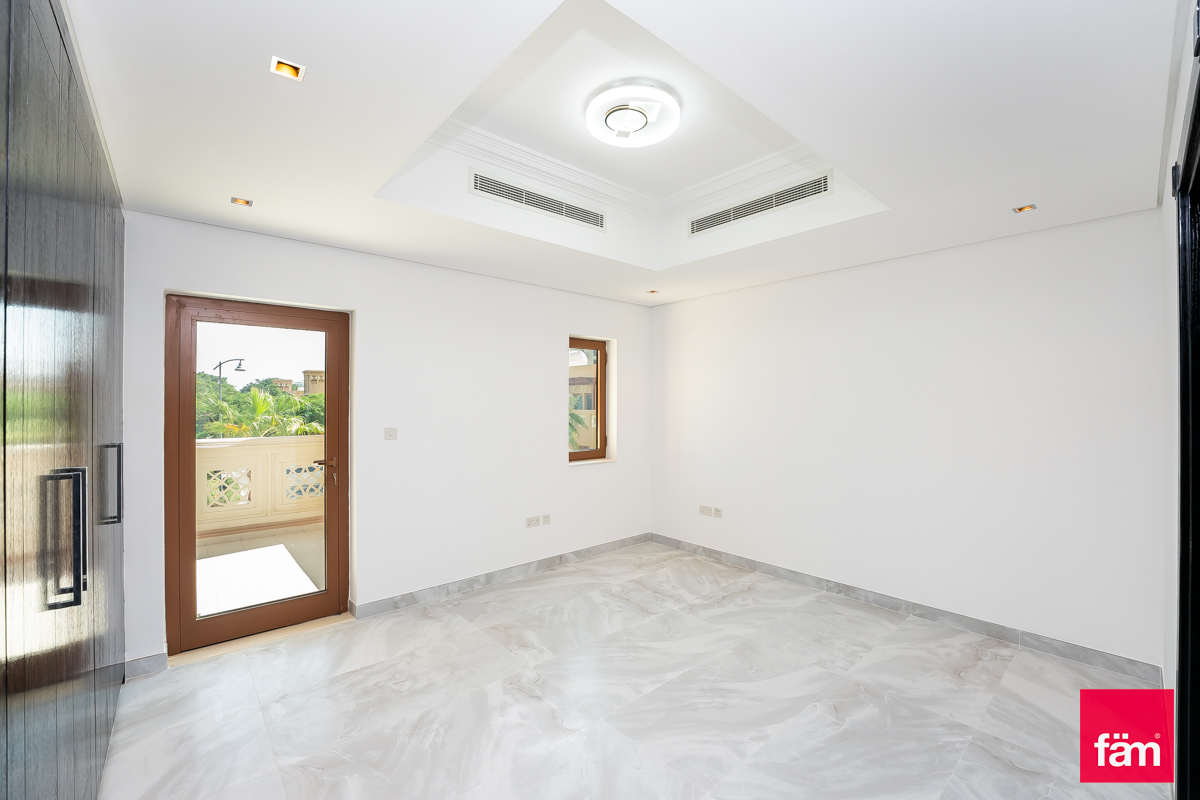 Available soon I Corner villa I Upgraded-26