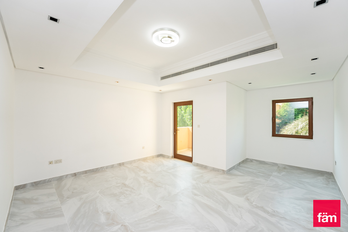 Available soon I Corner villa I Upgraded-19