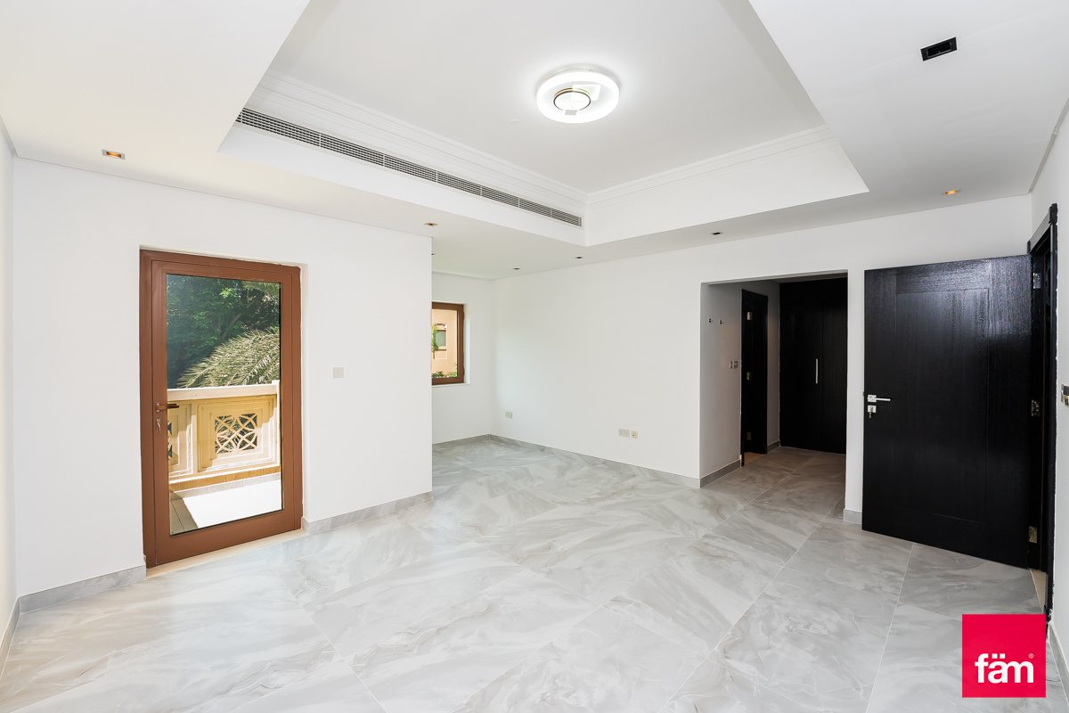 Available soon I Corner villa I Upgraded-20