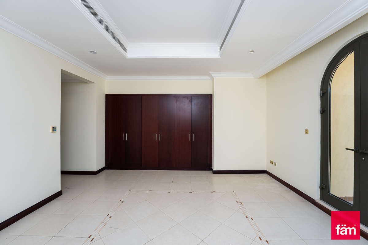 4 Bedrooms | Atrium Entry | Skyline View-16