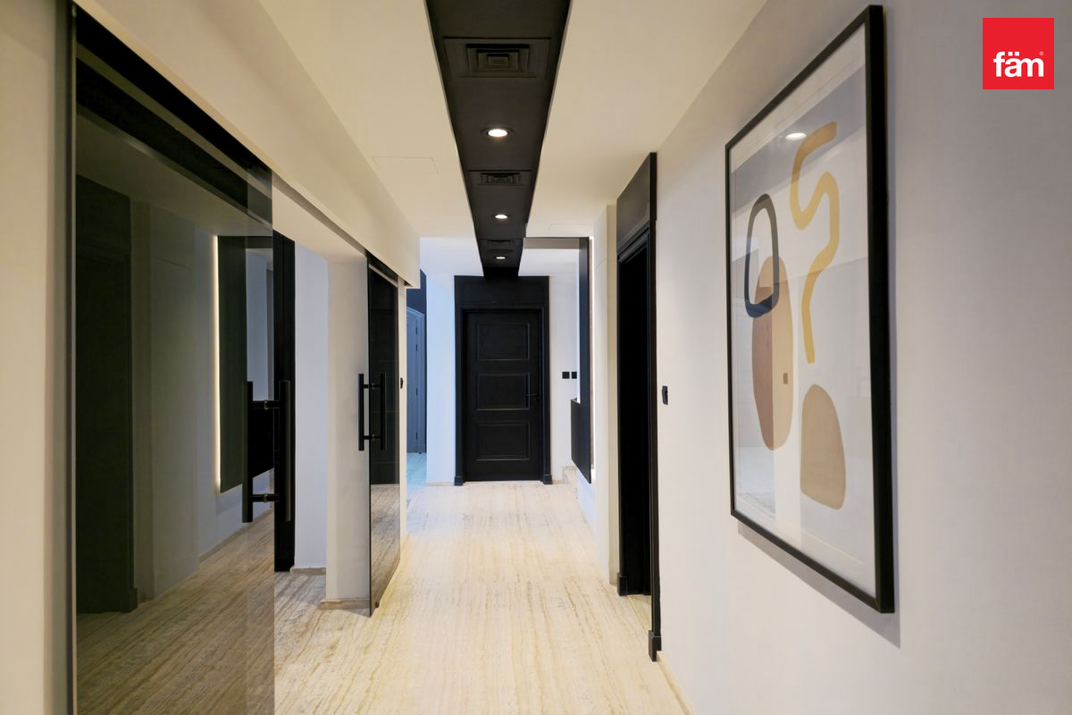 Upscale|Tastefully Furnished|High Number-8