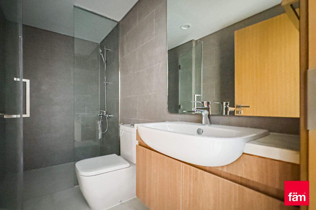 Corner |  single Row 4 Bed Plus Maid-18