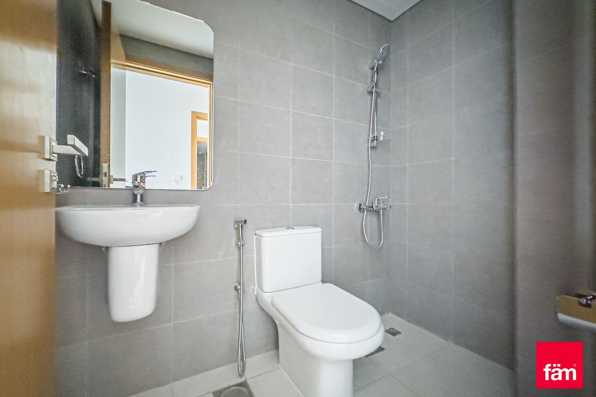 Corner |  single Row 4 Bed Plus Maid-19