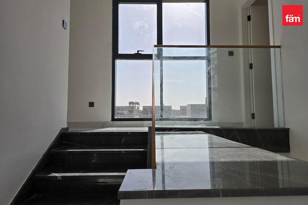 Spacious 3 bedrooms townhouse | Modern Design-6