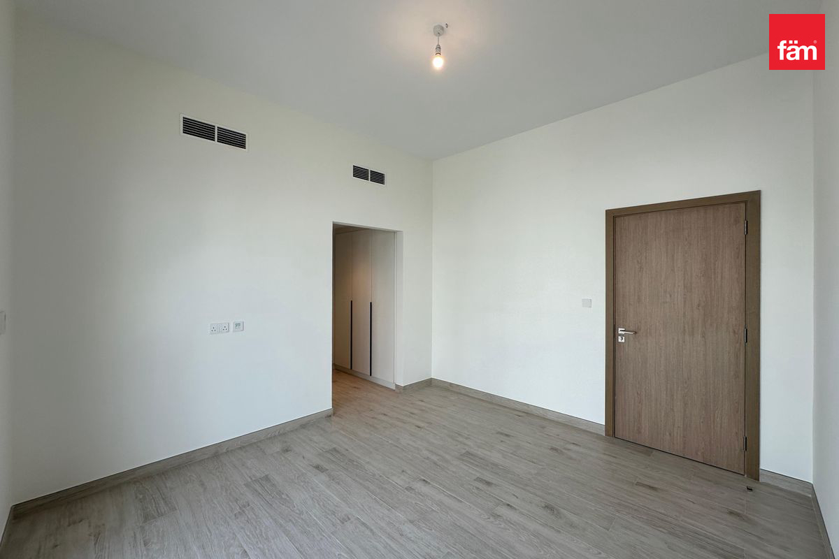 4BR I Full Vastu I Upgraded I Single Row-12