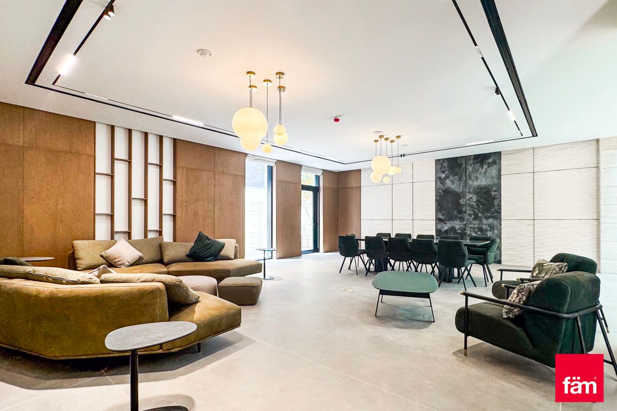 Luxuries Finishes| Free Hold | Vacant | Court Yard-9