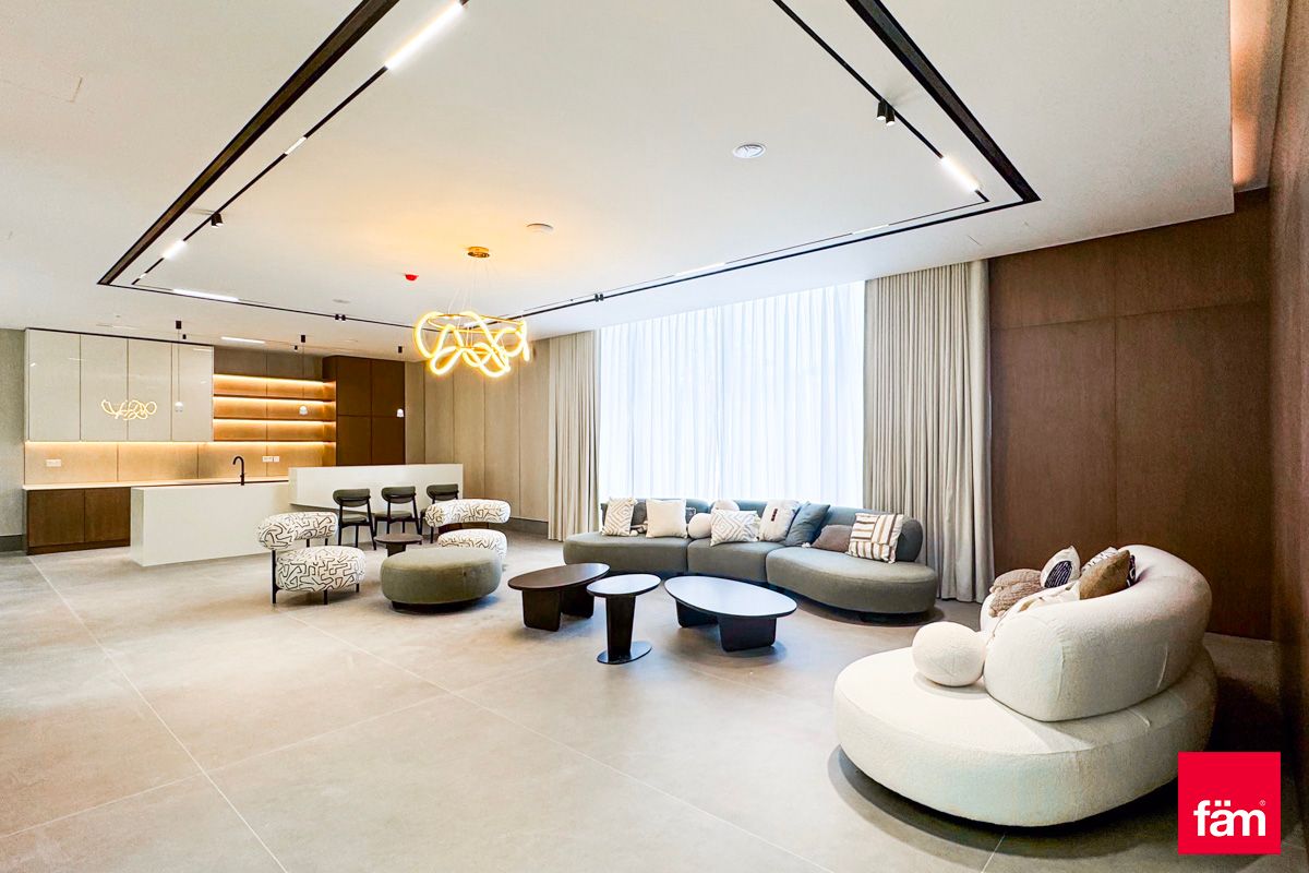 Luxuries Finishes| Free Hold | Vacant | Court Yard-11