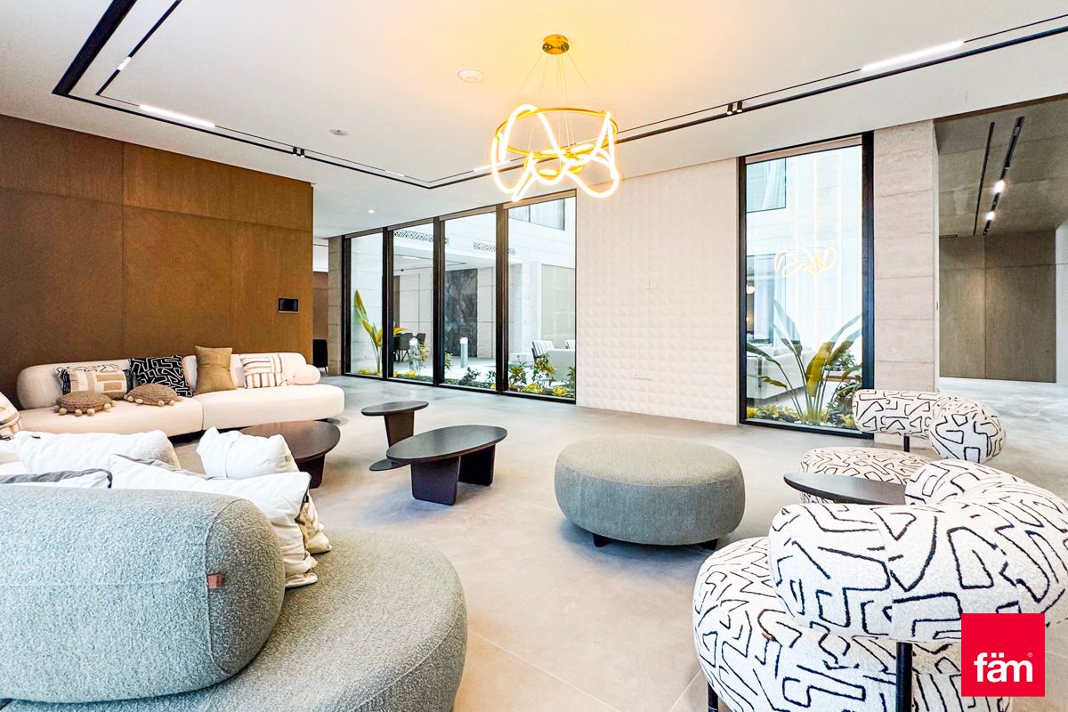 Luxuries Finishes| Free Hold | Vacant | Court Yard-7