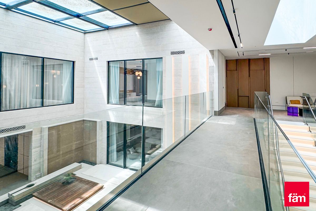 Luxuries Finishes| Free Hold | Vacant | Court Yard-15