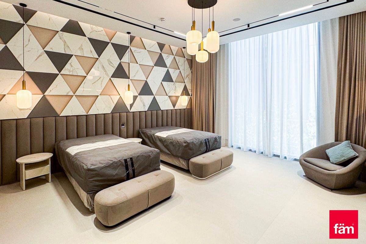 Luxuries Finishes| Free Hold | Vacant | Court Yard-17